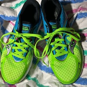 Saucony Men’s Gently Worn Green & Blue Kiuvara 6 Athletic Sneakers, Size 8.5